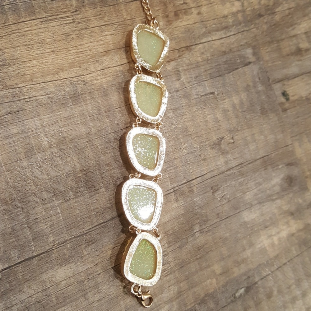 Bracelets - Picture 4 of 4